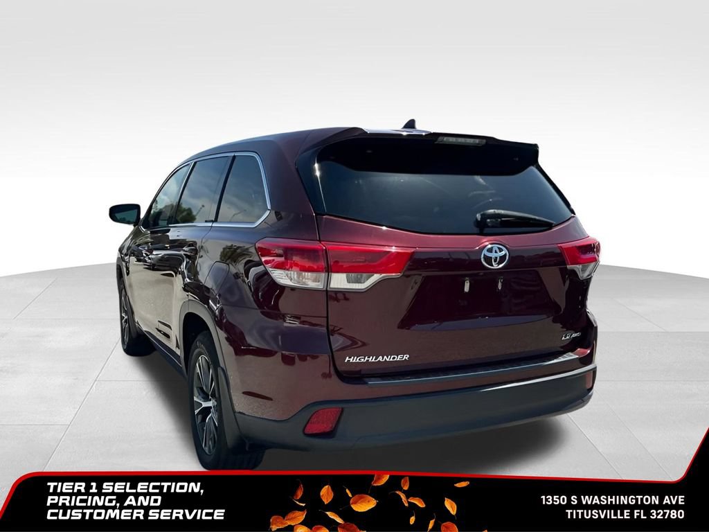 Used 2018 Toyota Highlander Plus w/ Carpet Mat Package (TMS) AWD/4WD image 5