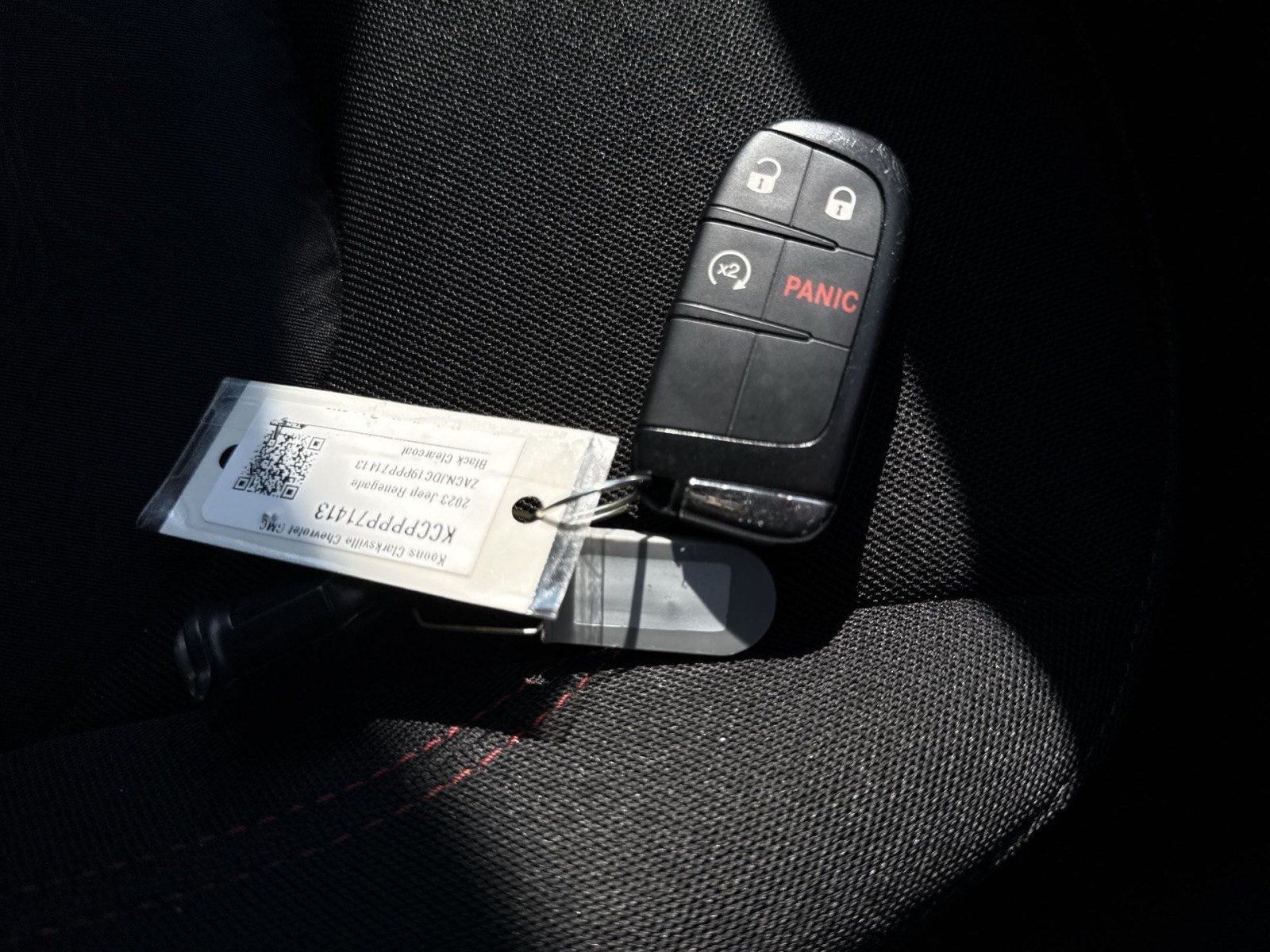 Used 2023 Jeep Renegade Trailhawk AWD/4WD image 25