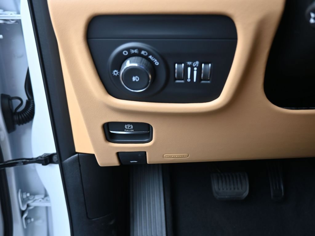 Used 2025 Jeep Grand Cherokee L Summit AWD/4WD image 28