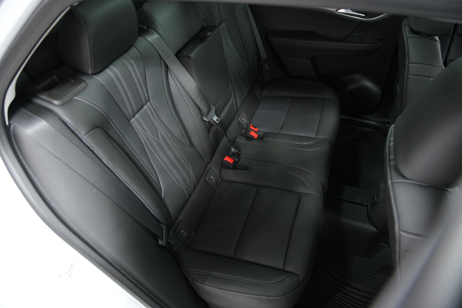 New 2026 Buick Envision Avenir image 17