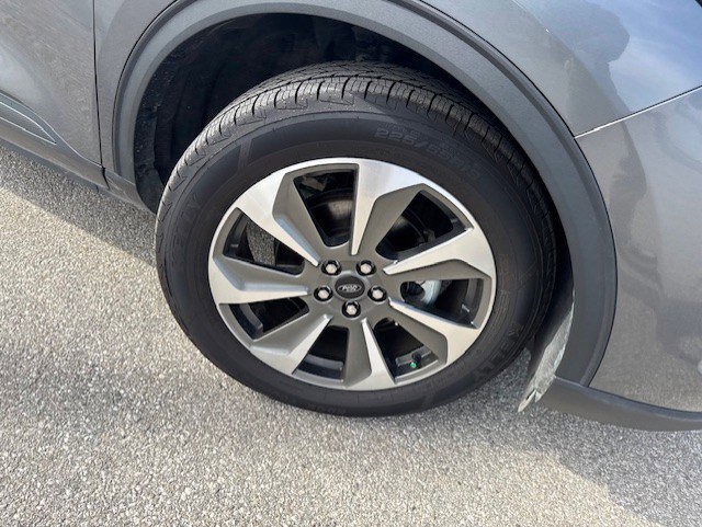 Certified 2023 Ford Escape Platinum AWD/4WD image 36