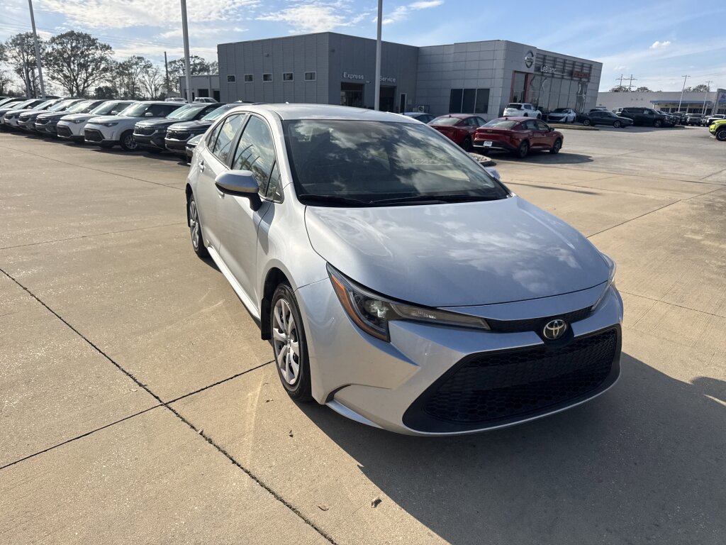 Used 2022 Toyota Corolla LE image 9