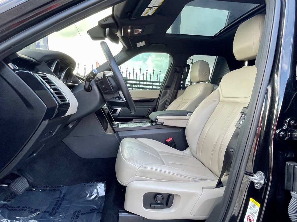 Used 2017 Land Rover Discovery SE AWD/4WD image 12