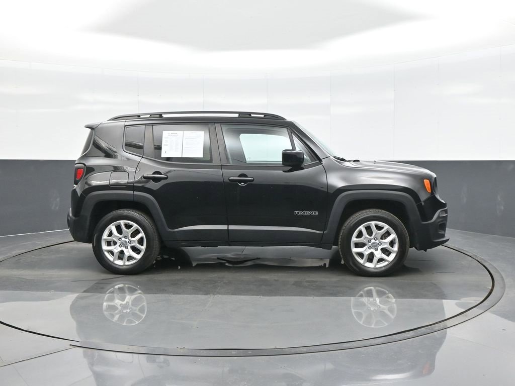 Used 2018 Jeep Renegade Latitude w/ Cold Weather Group image 8