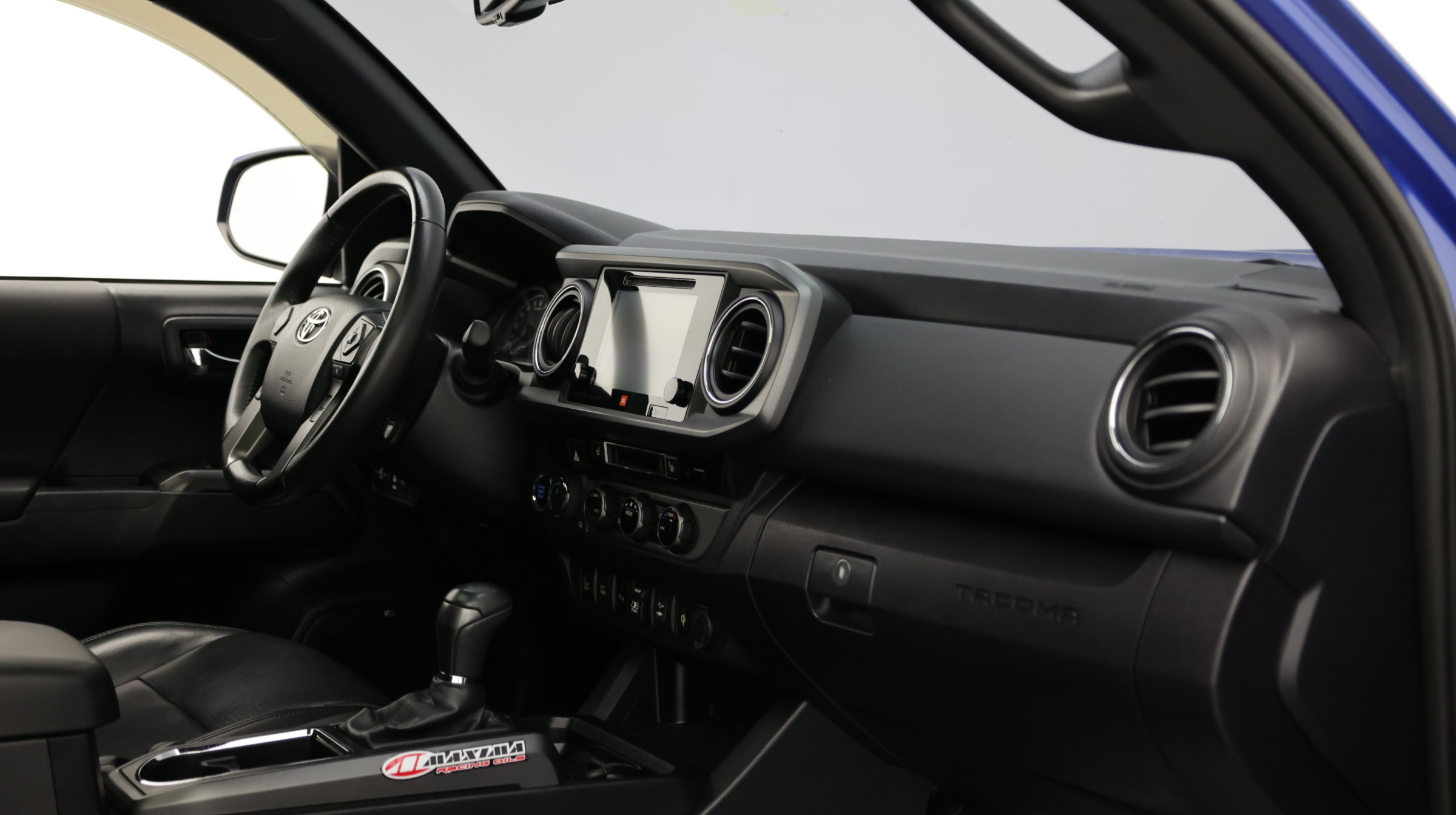 Used 2018 Toyota Tacoma TRD Sport AWD/4WD image 47