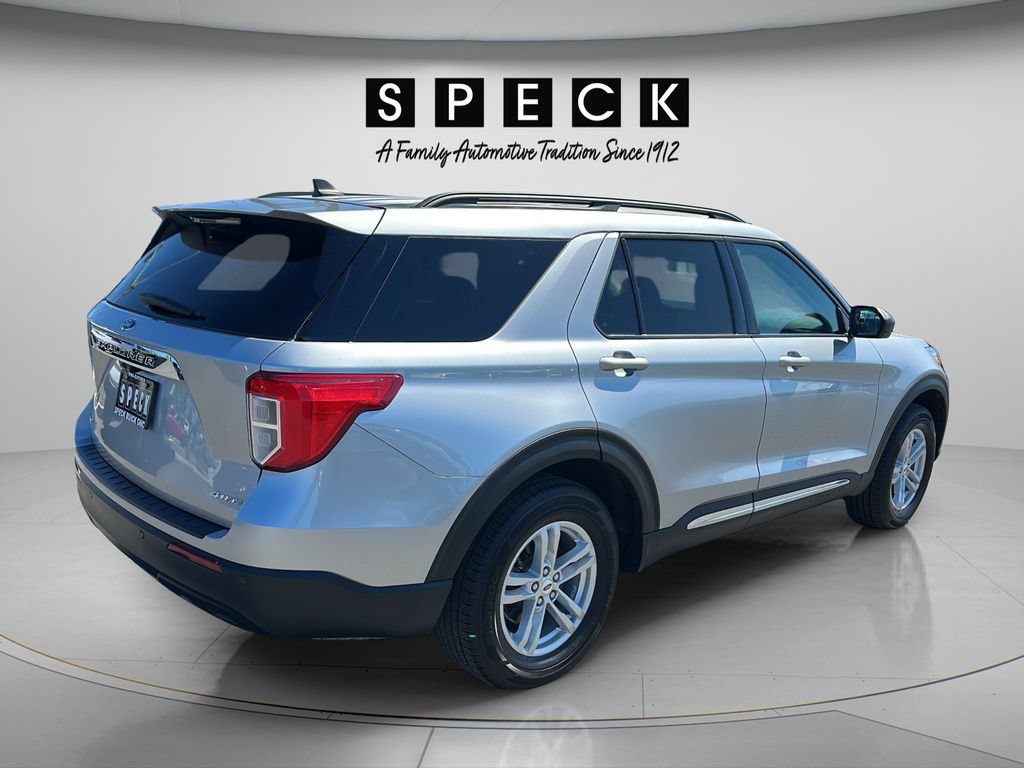 Used 2022 Ford Explorer XLT AWD/4WD image 5