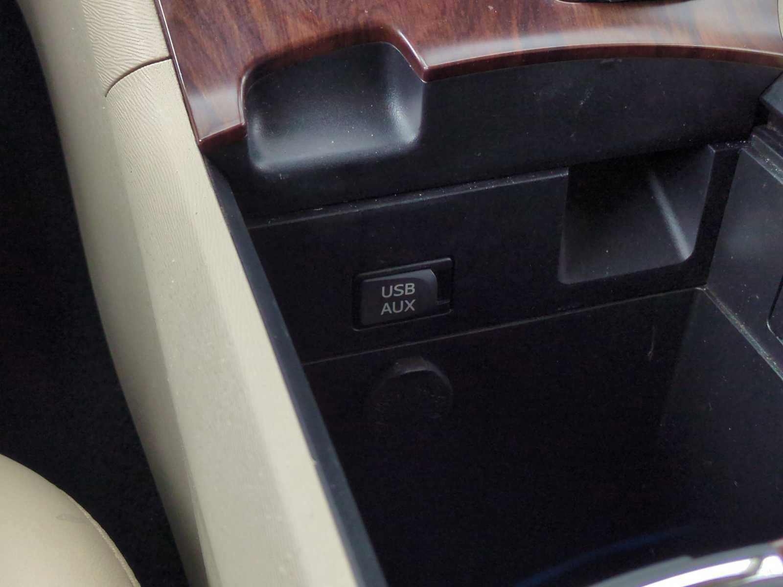 Used 2013 Toyota Venza XLE image 32