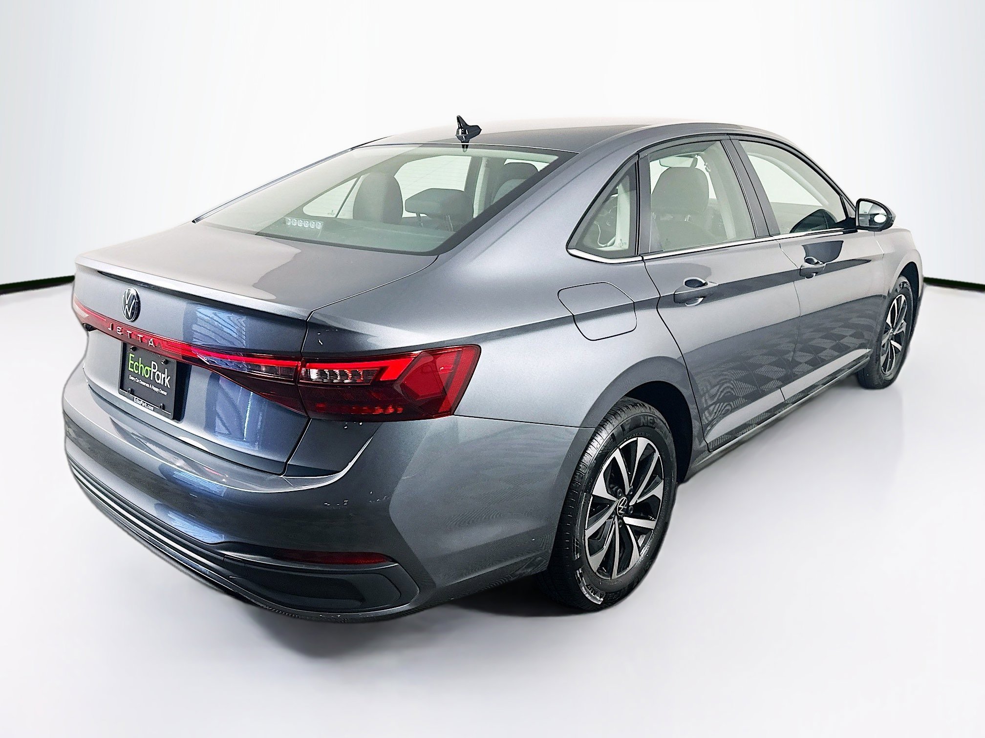 Used 2025 Volkswagen Jetta S image 9