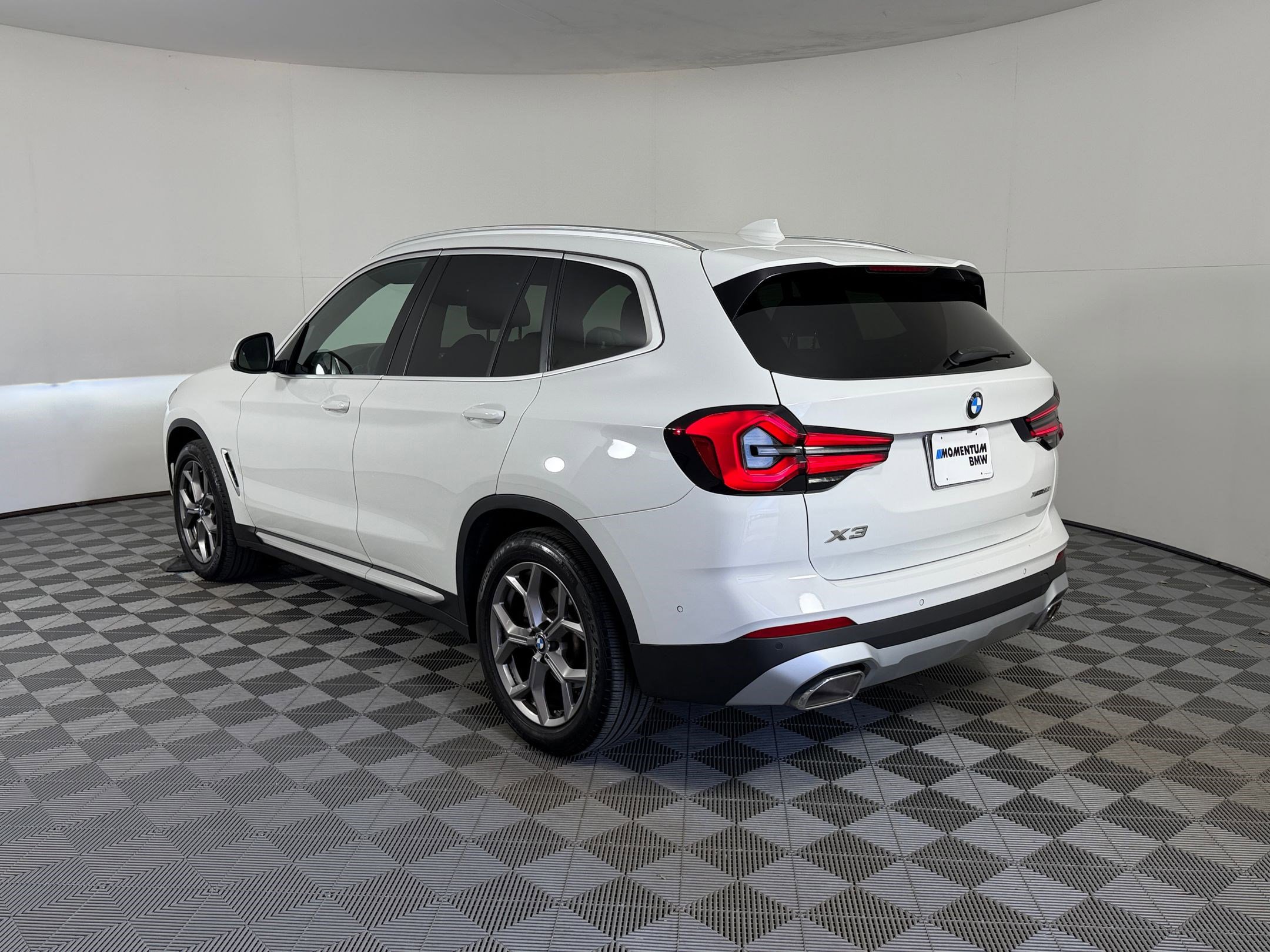 Used 2024 BMW X3 xDrive30i w/ Convenience Package image 3