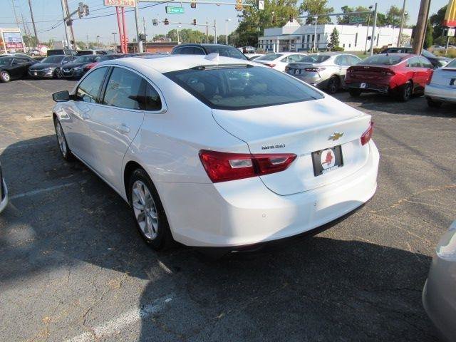 Used 2024 Chevrolet Malibu LT image 3