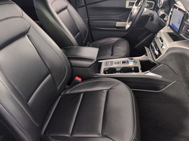 Used 2023 Ford Explorer XLT w/ Equipment Group 202A image 28