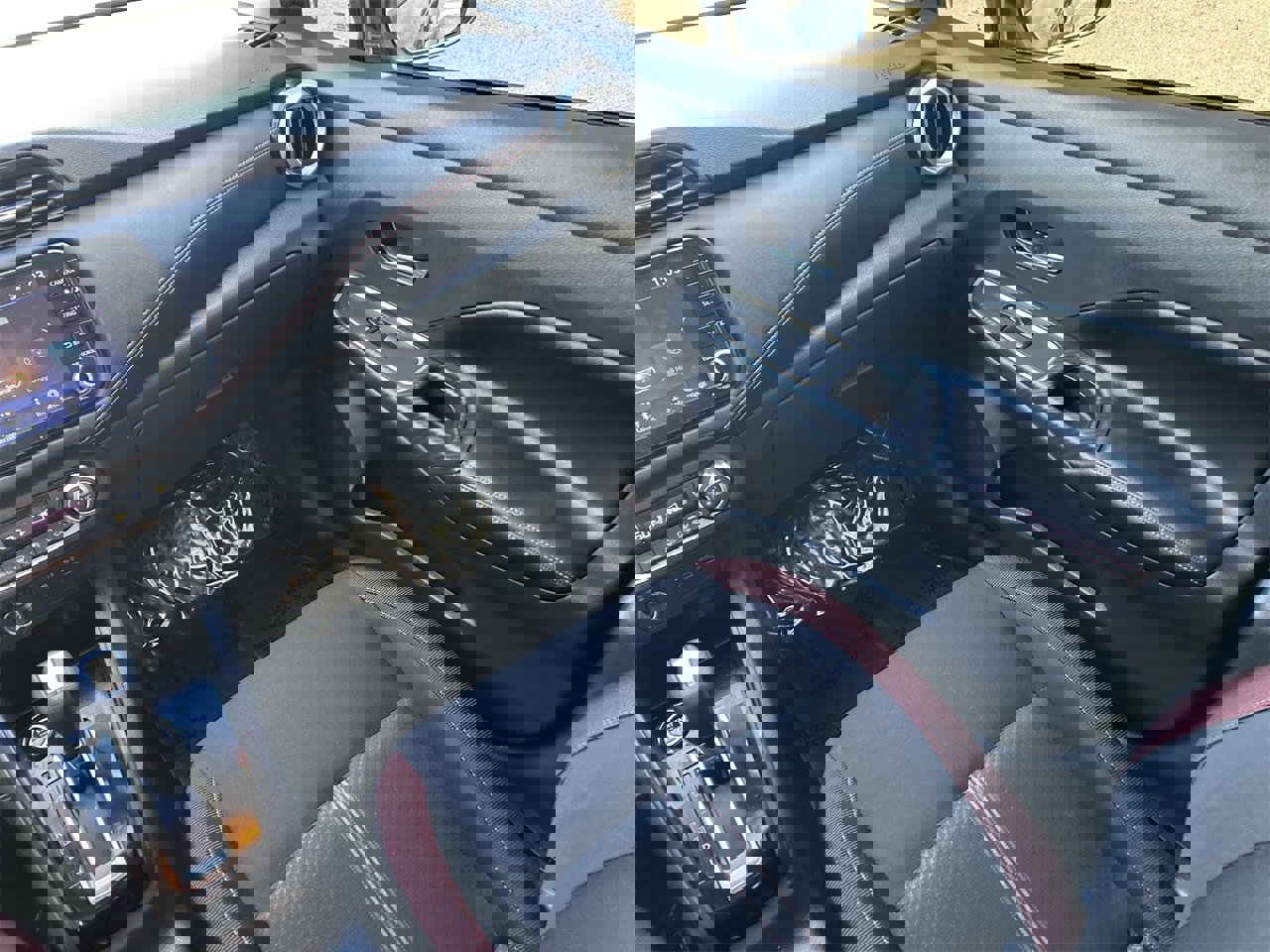 Certified 2023 Nissan Versa SR w/ Trunk Package image 18