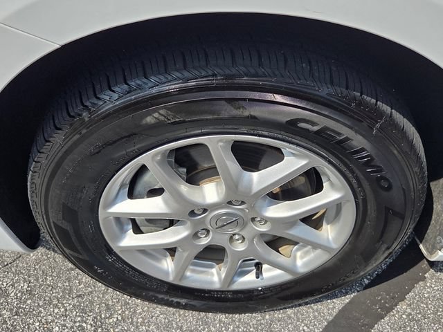Used 2024 Chrysler Pacifica Touring-L FWD image 11