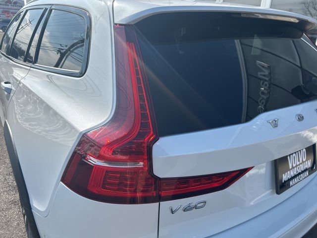Certified 2025 Volvo V60 B5 Cross Country Plus image 10
