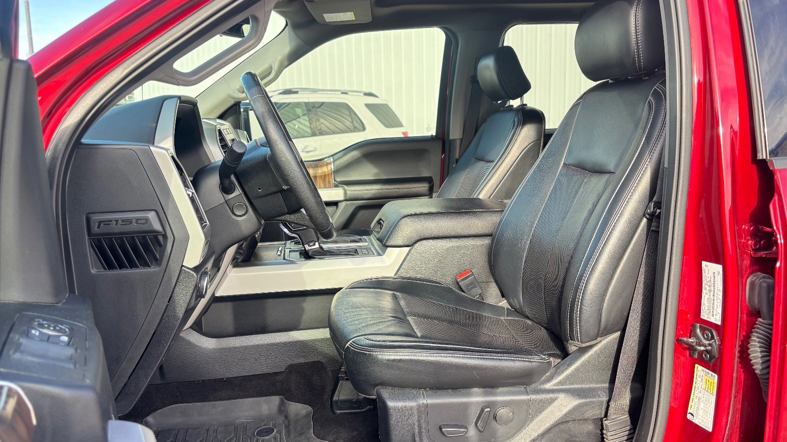 Certified 2019 Ford F150 Lariat w/ Equipment Group 502A Luxury image 23