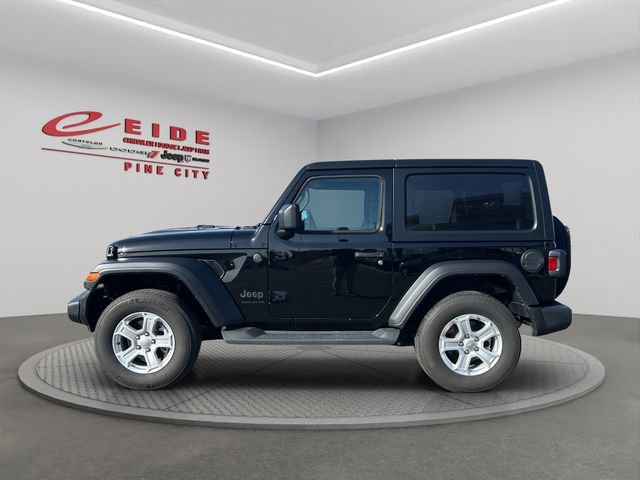 Used 2022 Jeep Wrangler Sport S image 2