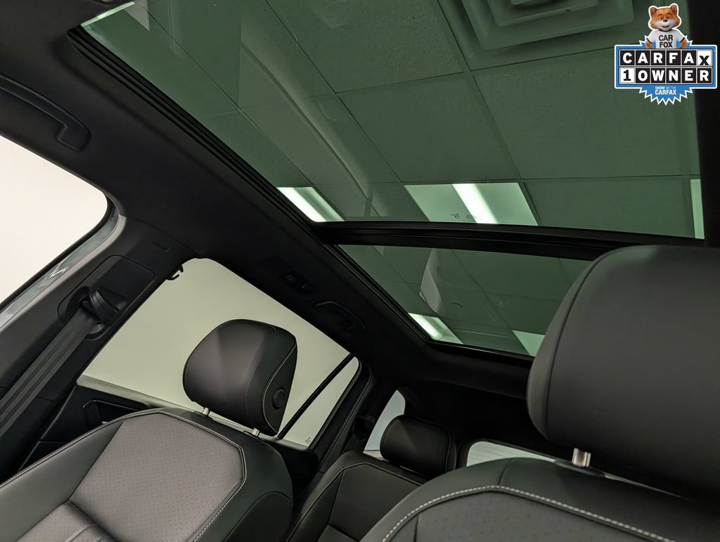 Used 2023 Volkswagen Tiguan SE R-Line AWD/4WD image 25