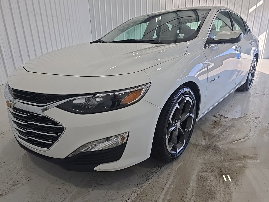 Used 2024 Chevrolet Malibu LT image 3
