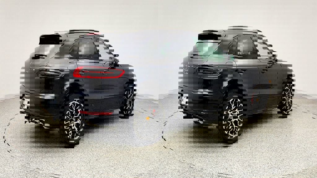 Used 2018 Porsche Macan Turbo image 5