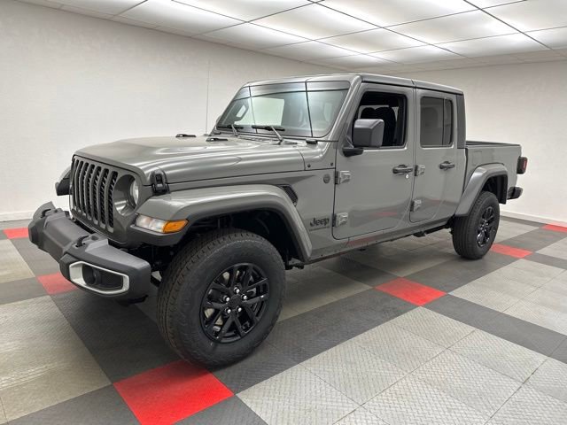 Used 2023 Jeep Gladiator Sport image 3