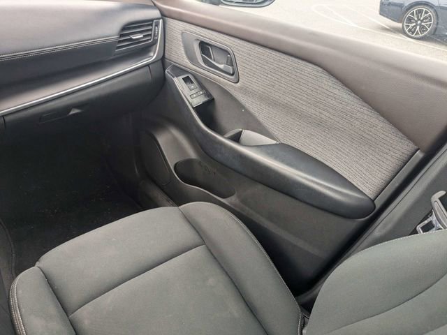 Used 2023 Nissan Rogue S FWD image 16