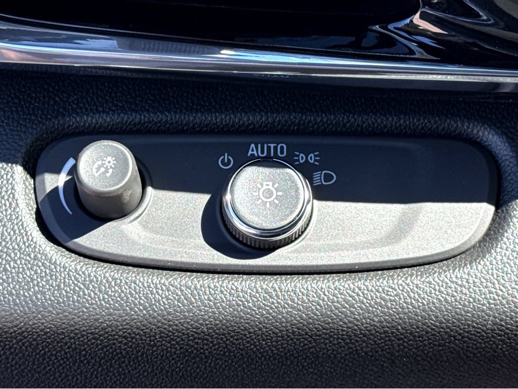 New 2026 Buick Envista Sport Touring FWD image 10