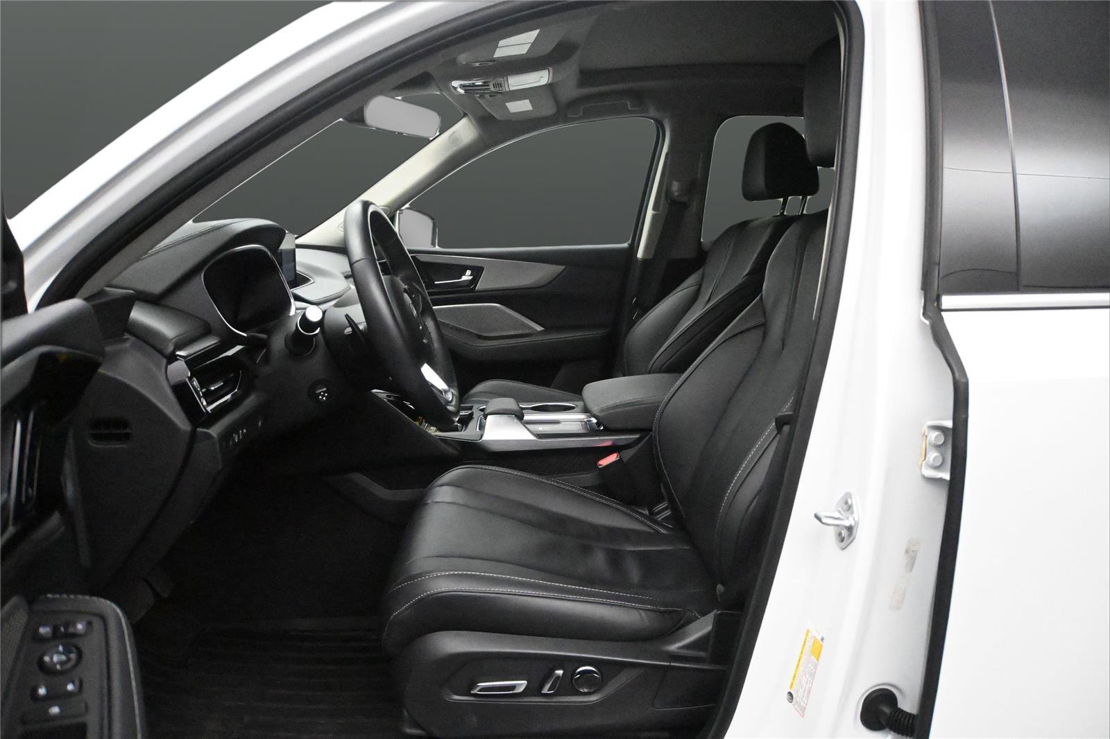 Certified 2024 Acura MDX SH-AWD w/ Technology Package image 6