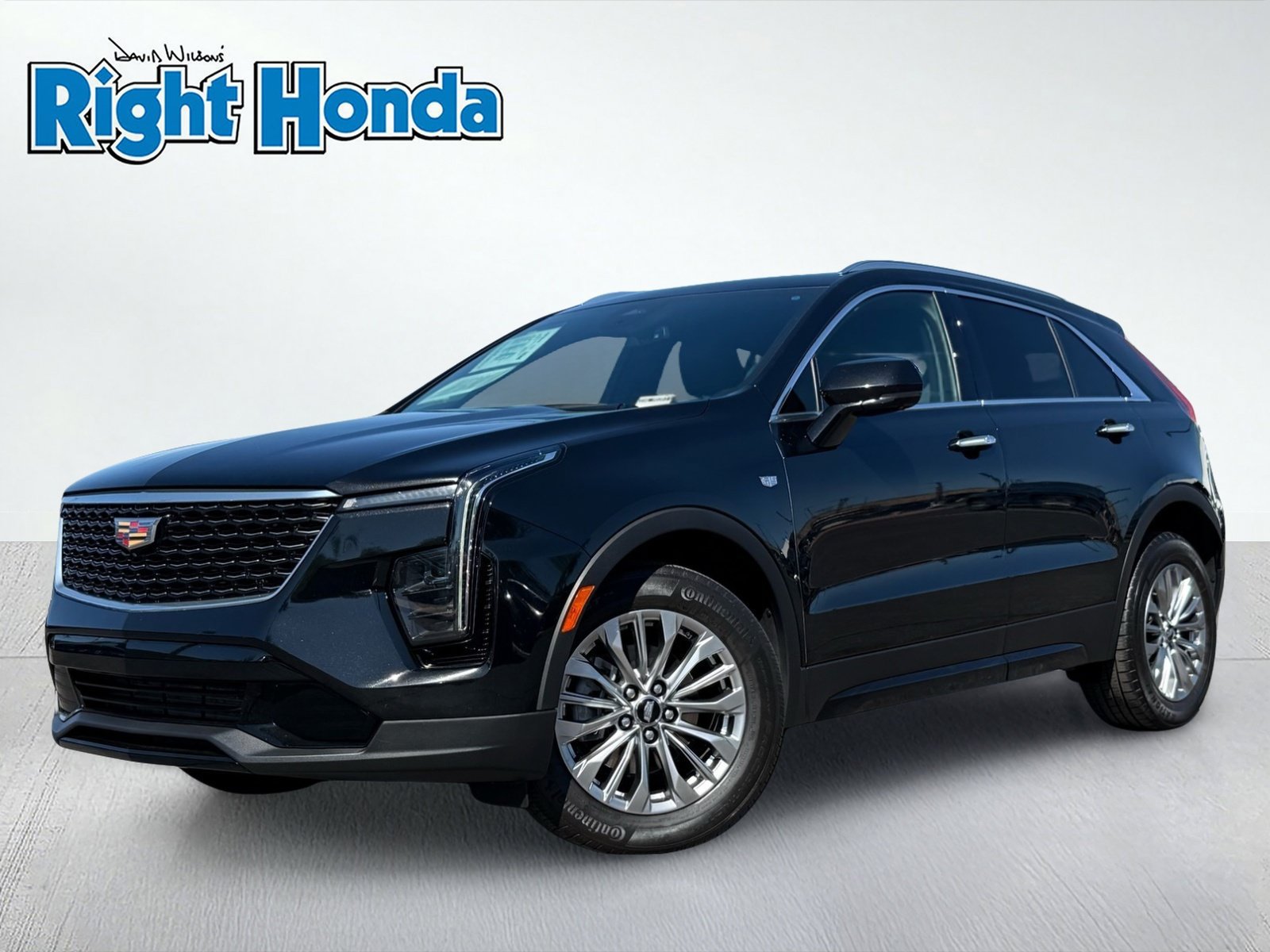 Used 2025 Cadillac XT4 Premium Luxury FWD image 2