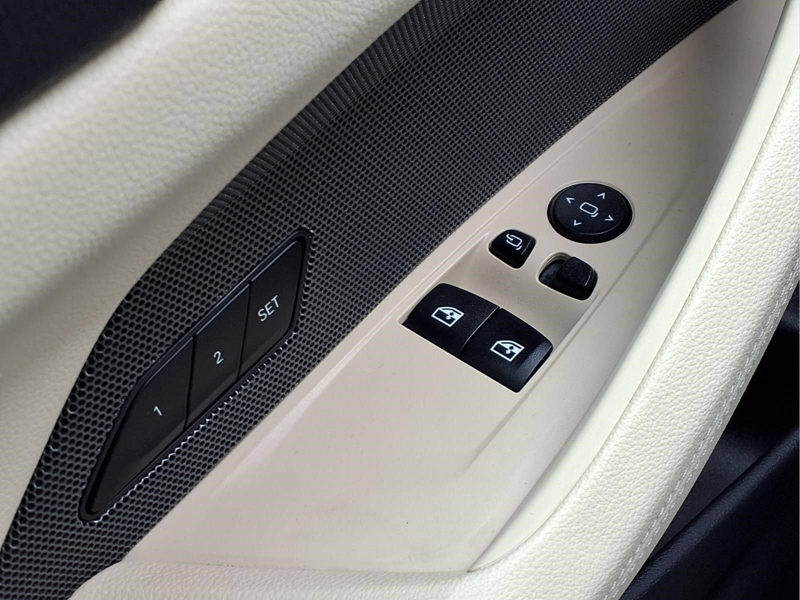 Used 2021 BMW 430i Coupe w/ Convenience Package RWD image 21
