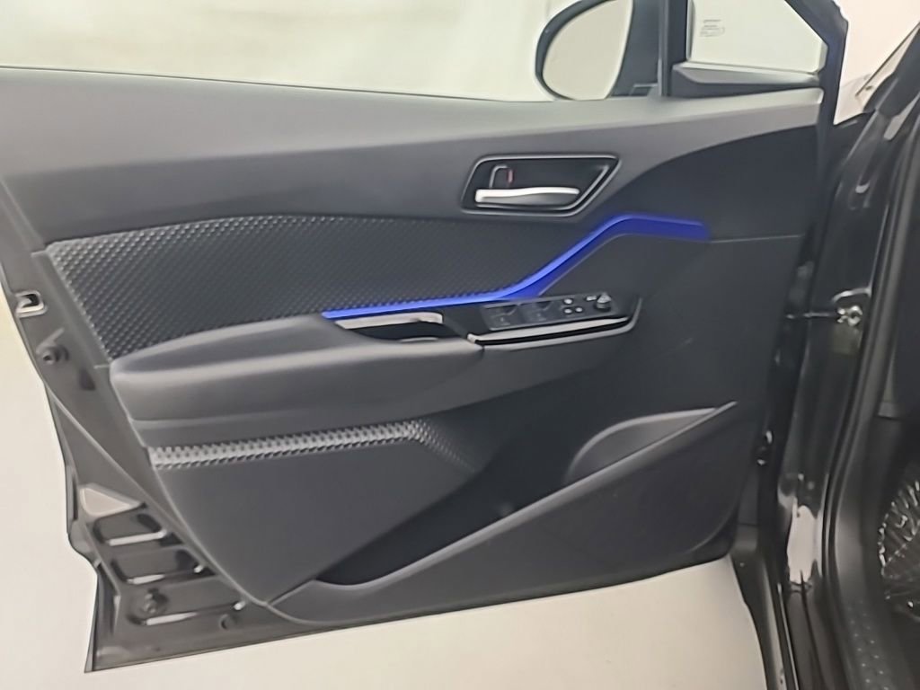 Used 2020 Toyota C-HR XLE image 20