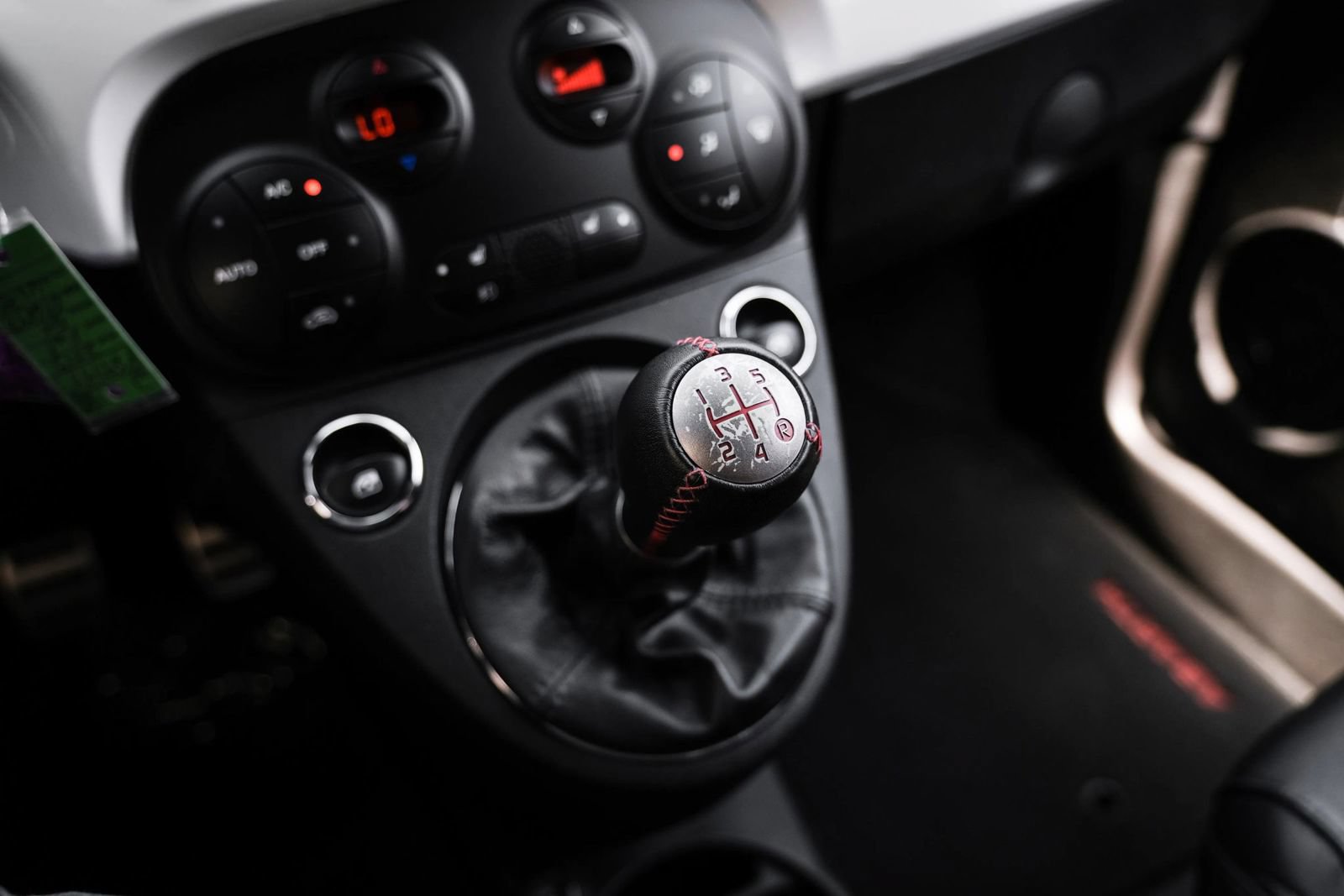 Used 2013 FIAT 500 Abarth w/ Comfort/Convenience Group FWD image 22