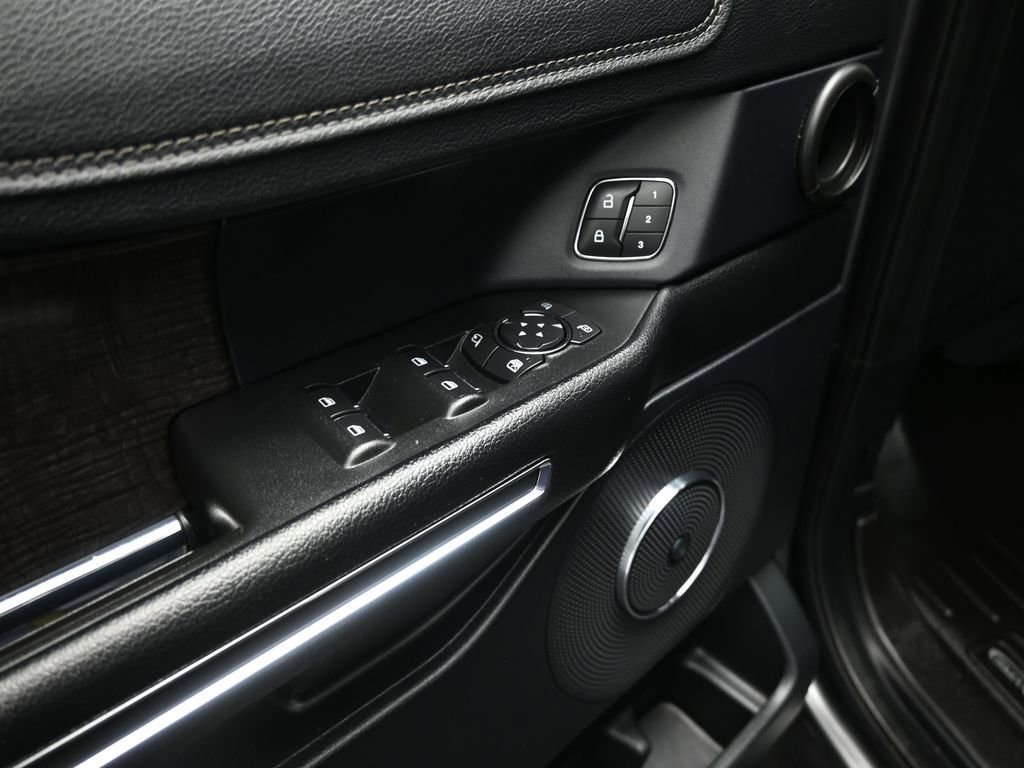 Certified 2020 Ford Expedition Limited w/ Equipment Group 301A image 10