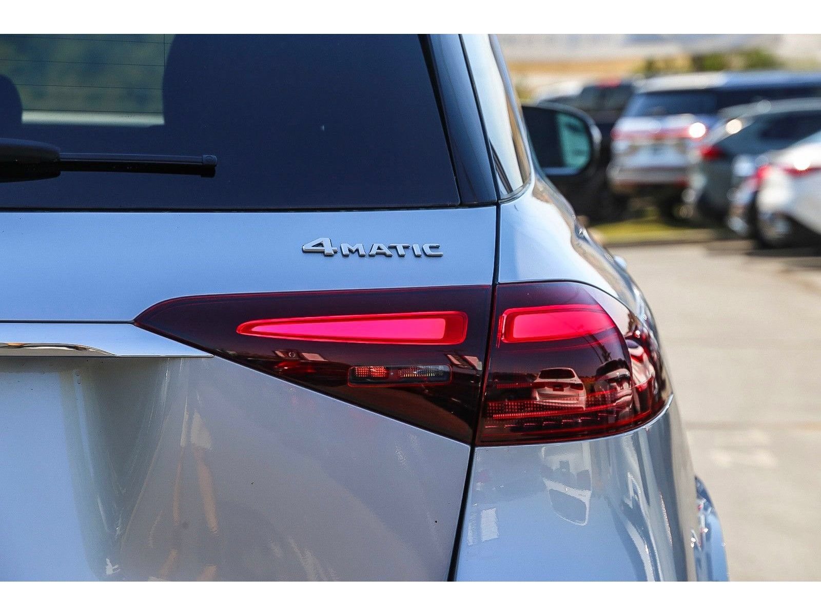 Used 2025 Mercedes-Benz GLE 580 4MATIC image 11