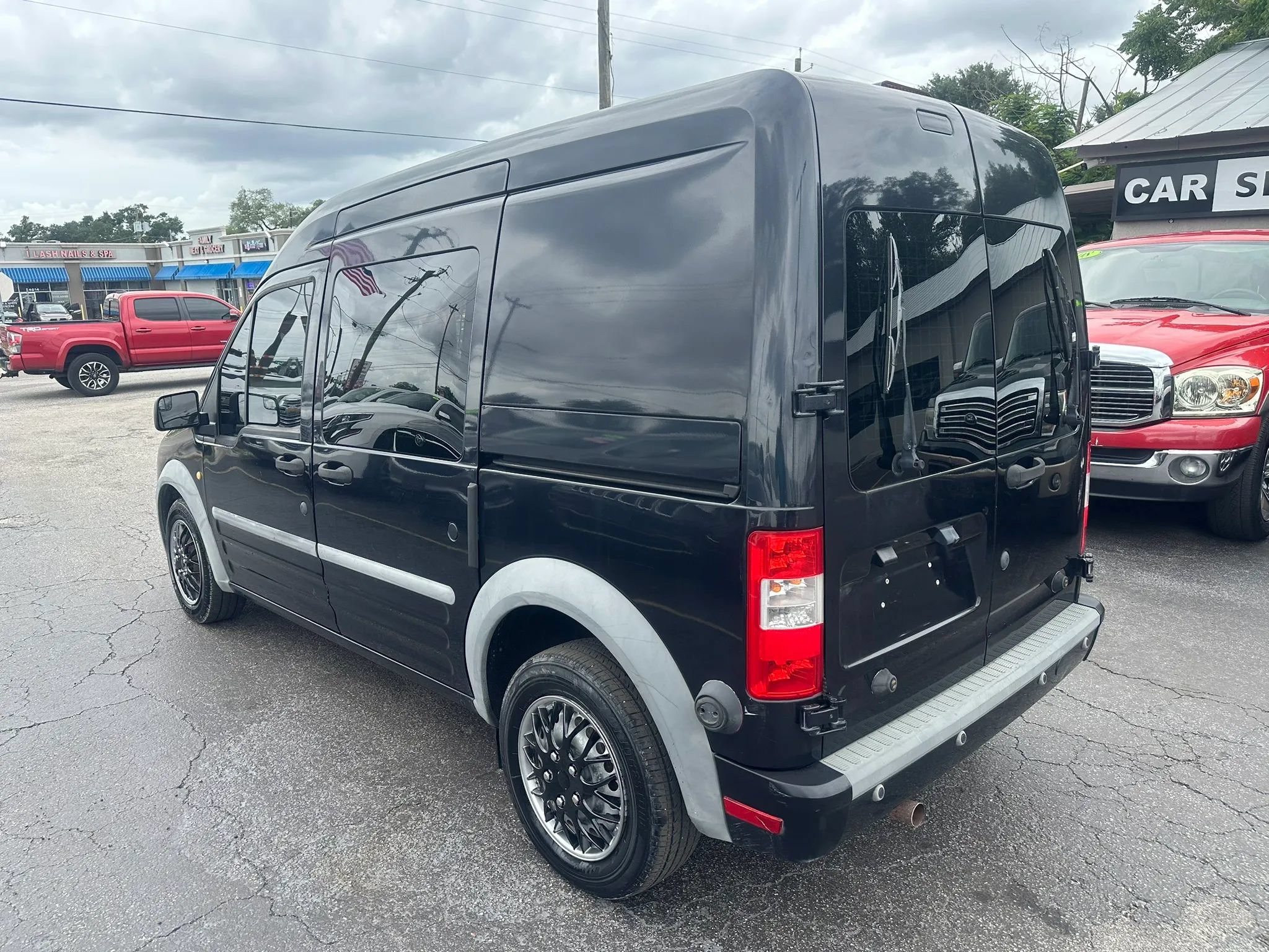 Used 2012 Ford Transit Connect XLT FWD image 7