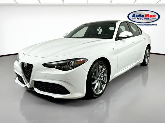 Used 2022 Alfa Romeo Giulia Ti image 5