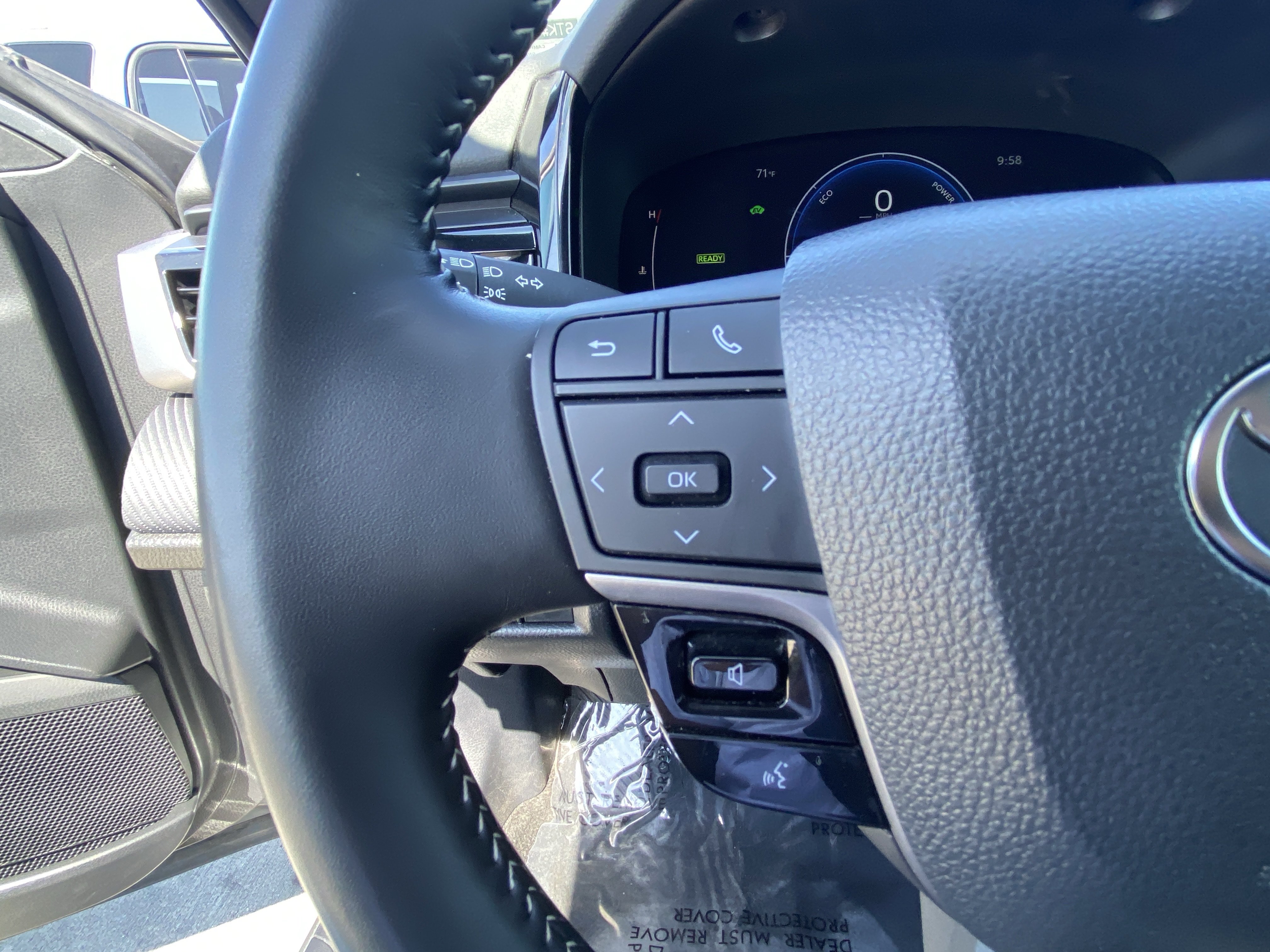 Used 2025 Toyota Camry SE FWD image 25