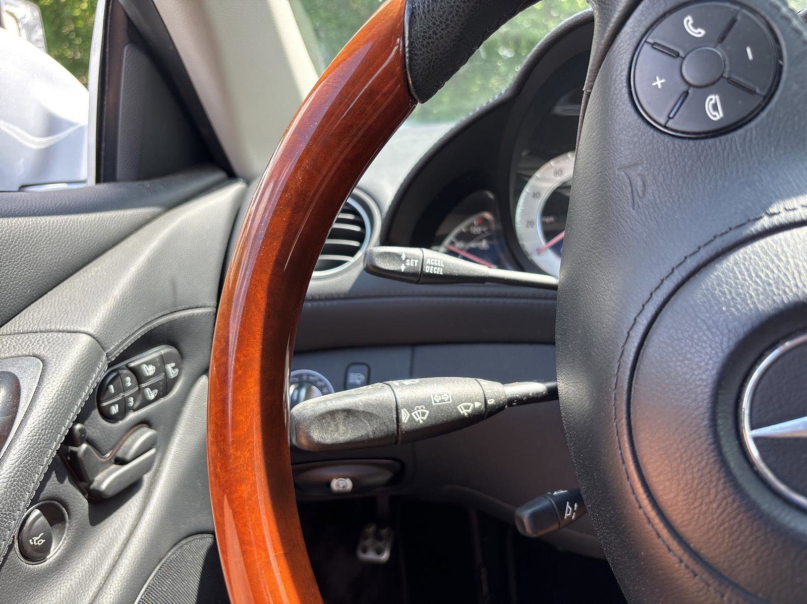 Used 2009 Mercedes-Benz SL 550 image 28