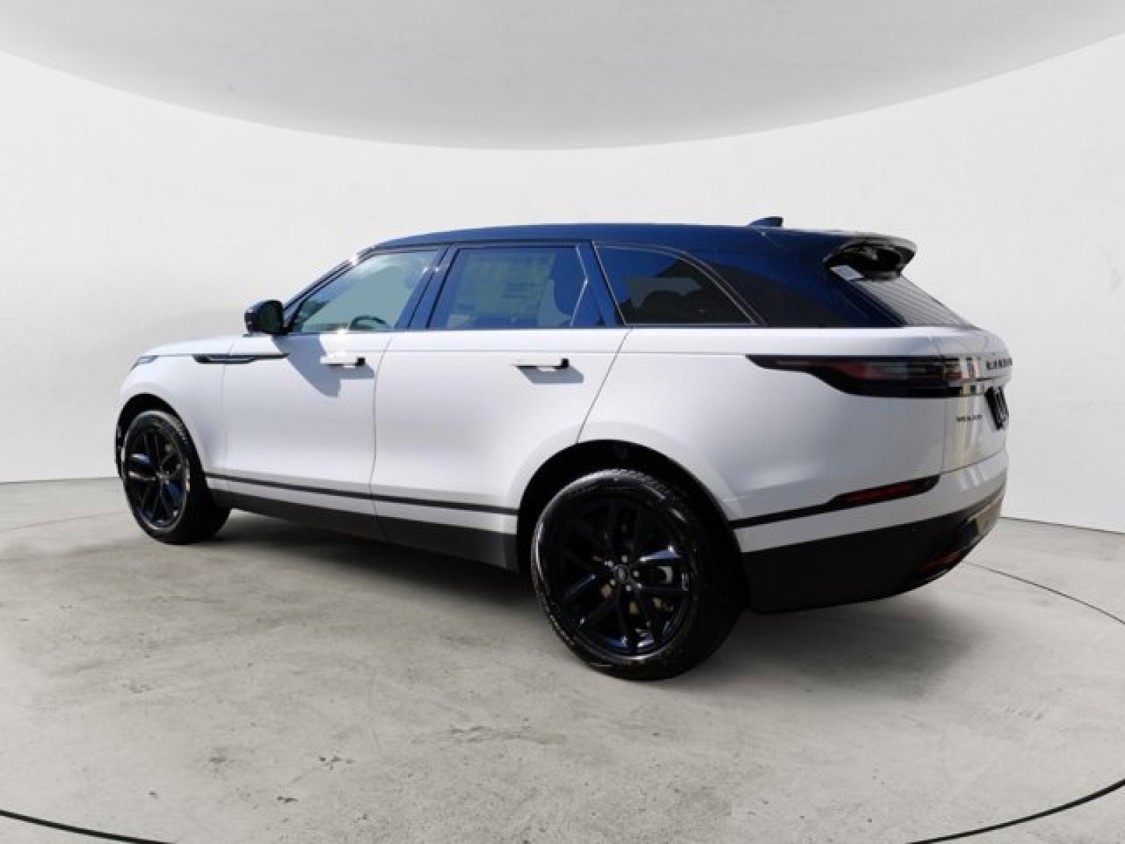 New 2025 Land Rover Range Rover Velar S image 3