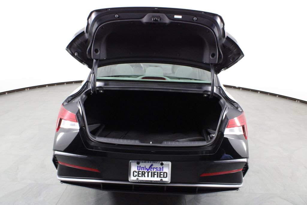 Certified 2026 Hyundai Elantra SEL Sport Premium w/ Cargo Package FWD image 17