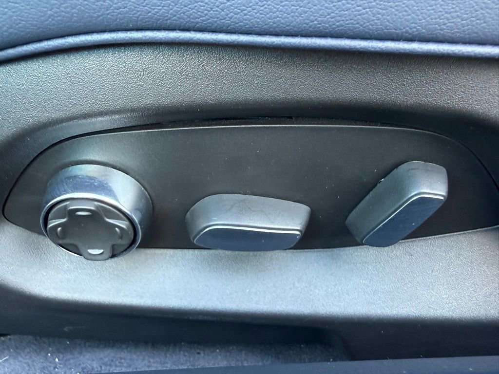 Used 2022 Chevrolet Corvette Stingray Premium Conv w/ Z51 Performance Package image 23