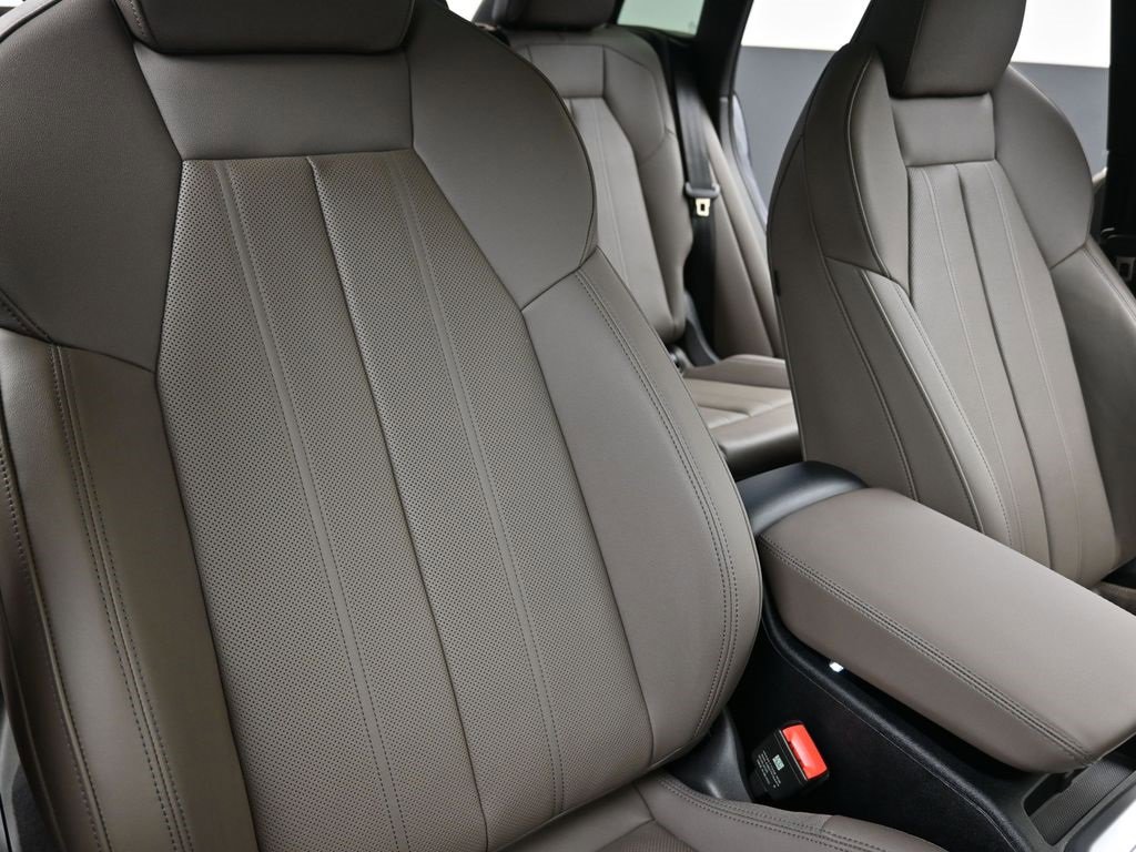 Used 2025 Audi Q5 Premium Plus w/ Premium Plus image 14