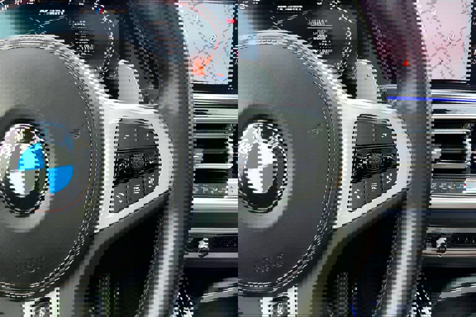 Used 2022 BMW X7 M50i image 24