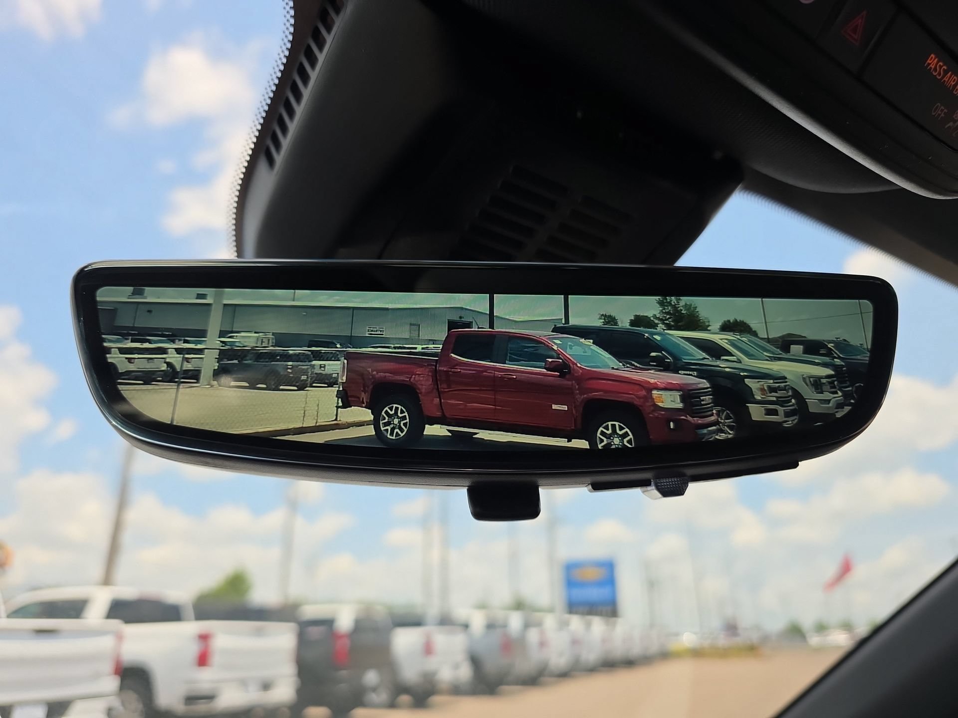 New 2026 Chevrolet Equinox LT w/ Convenience Package II FWD image 23