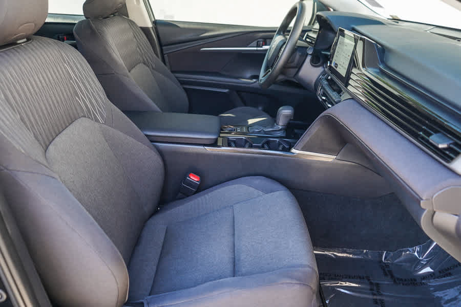 Used 2025 Toyota Camry LE FWD image 18