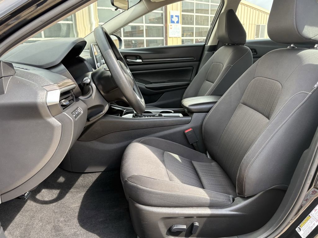 Used 2024 Nissan Altima 2.5 SV image 12