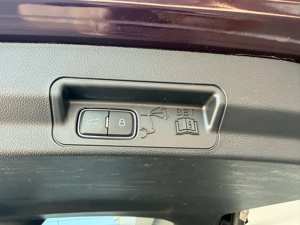 Used 2023 Ford Explorer XLT w/ Equipment Group 202A AWD/4WD image 7