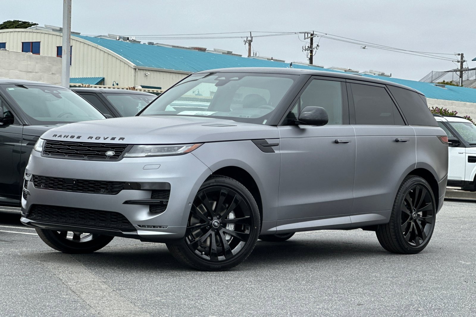 New 2025 Land Rover Range Rover Sport Dynamic SE