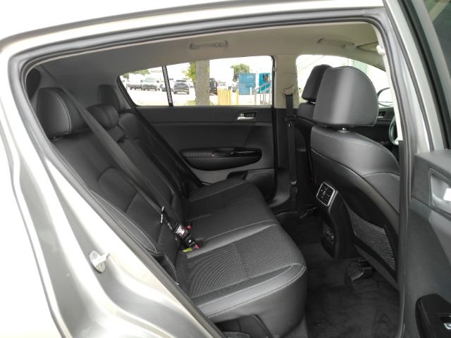Used 2020 Kia Sportage EX FWD image 25