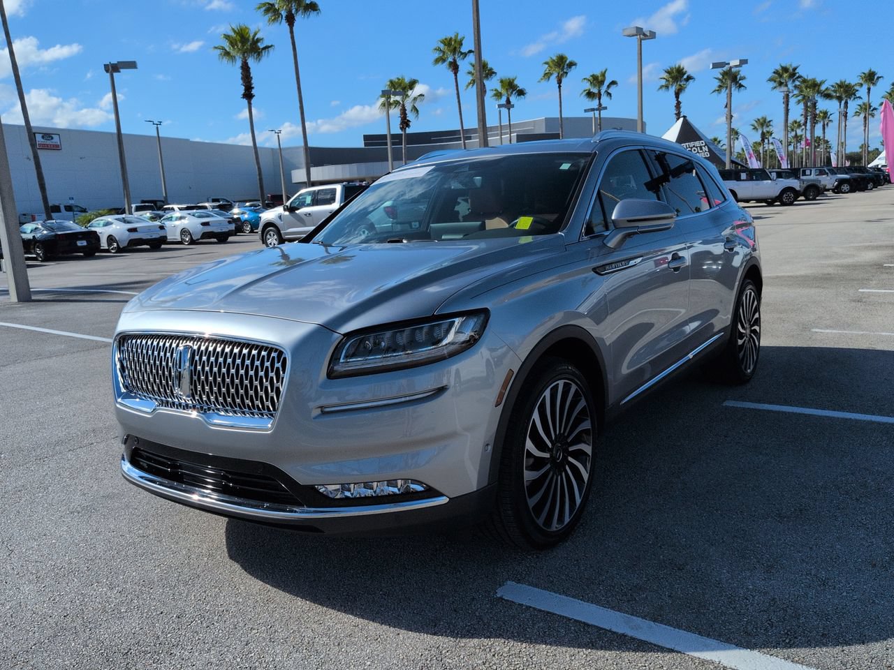 Certified 2023 Lincoln Nautilus Black Label w/ Class II Trailer Tow Package AWD/4WD image 9