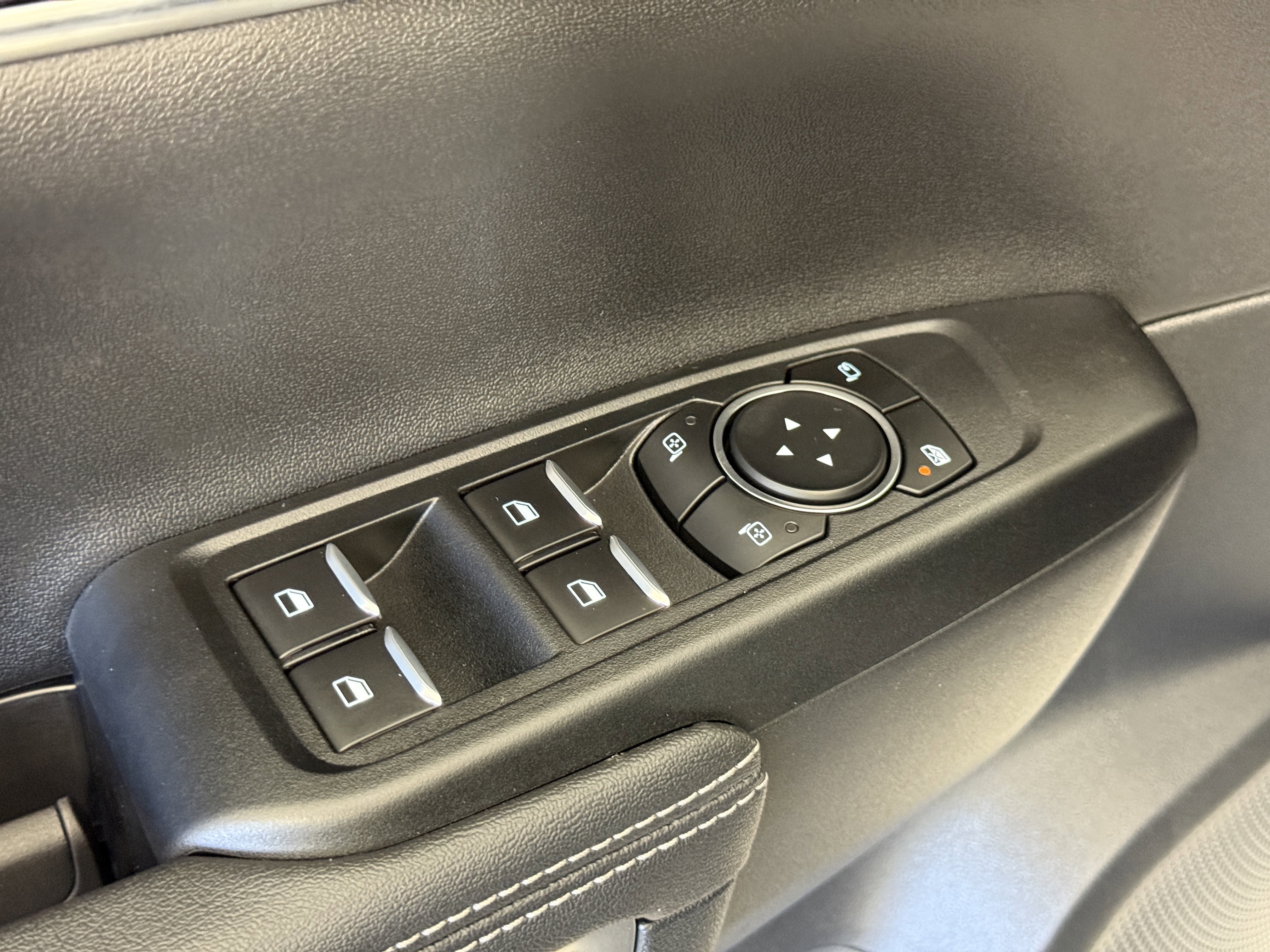 Used 2025 Ford Ranger Lariat w/ FX4 Off-Road Package AWD/4WD image 15